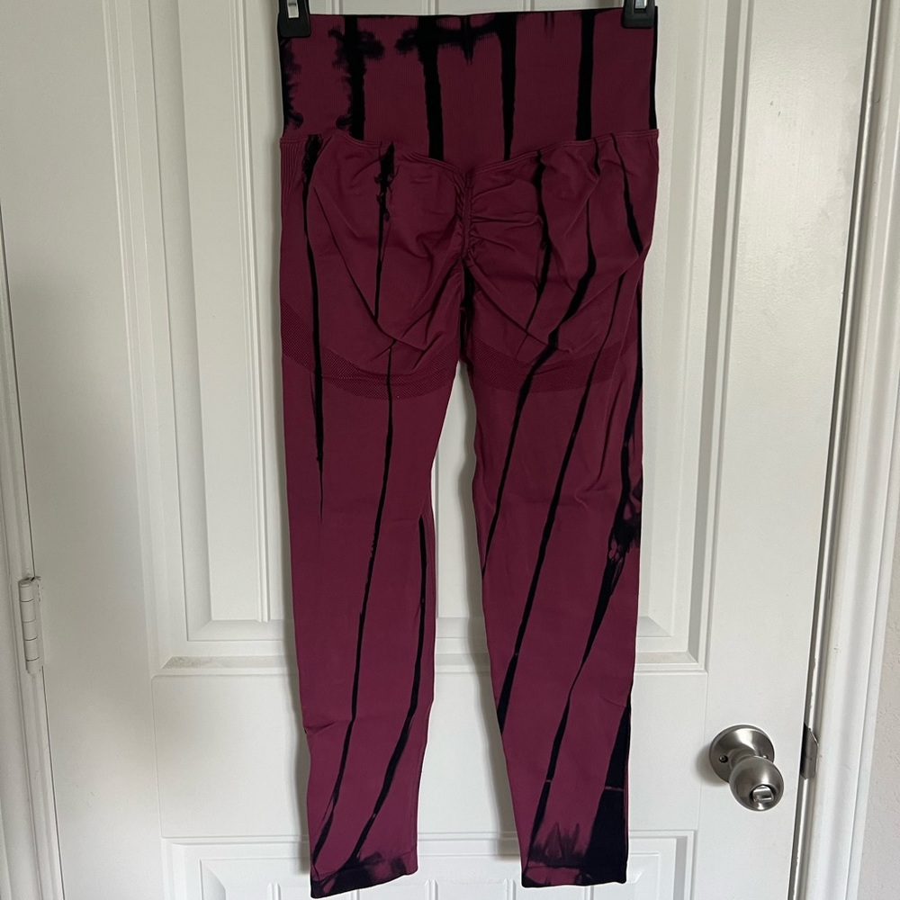Watercolor Seamless High Rise Leggings